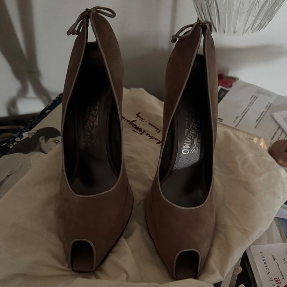 Ferragamo - Picture 3 of 3